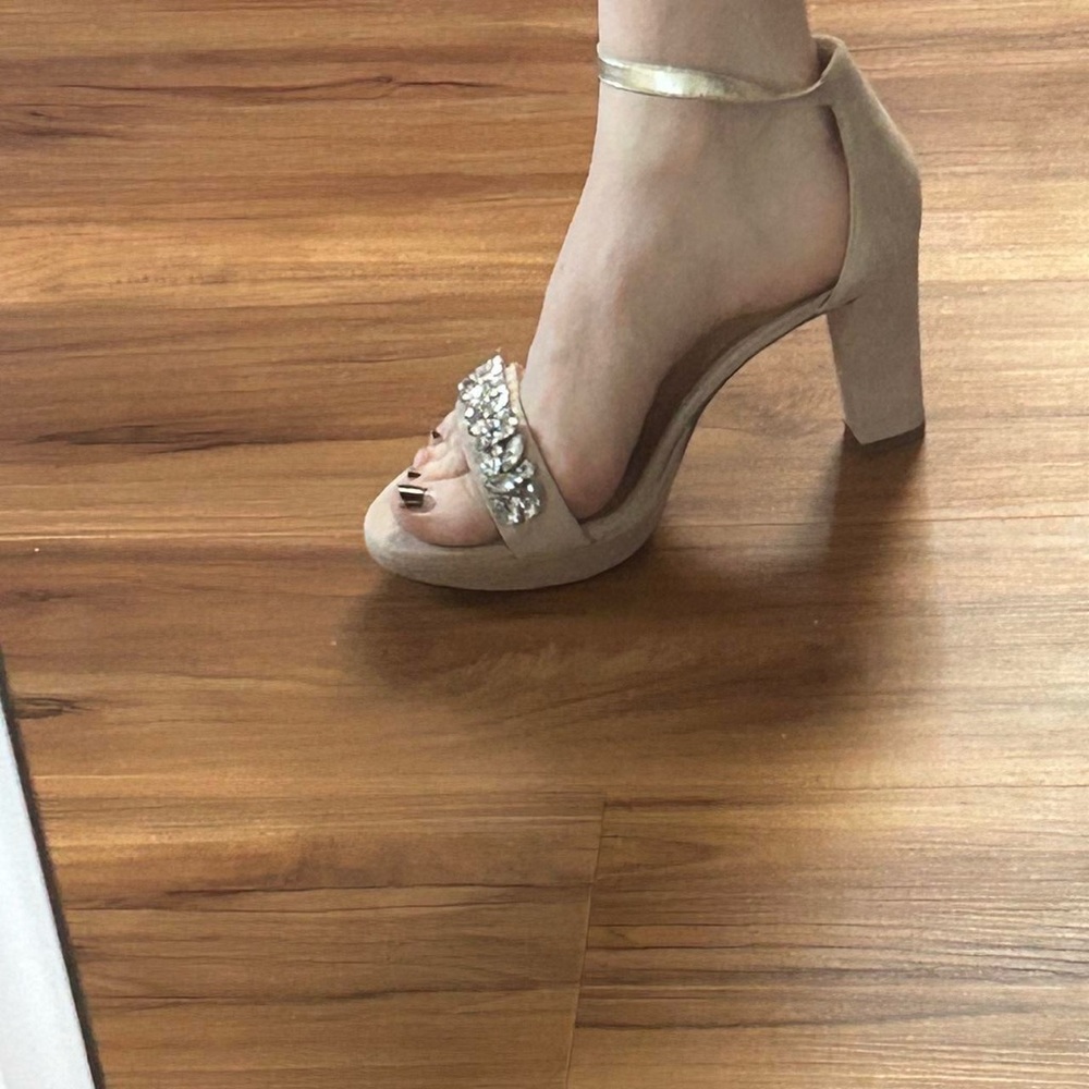 Selling these heels, never worn